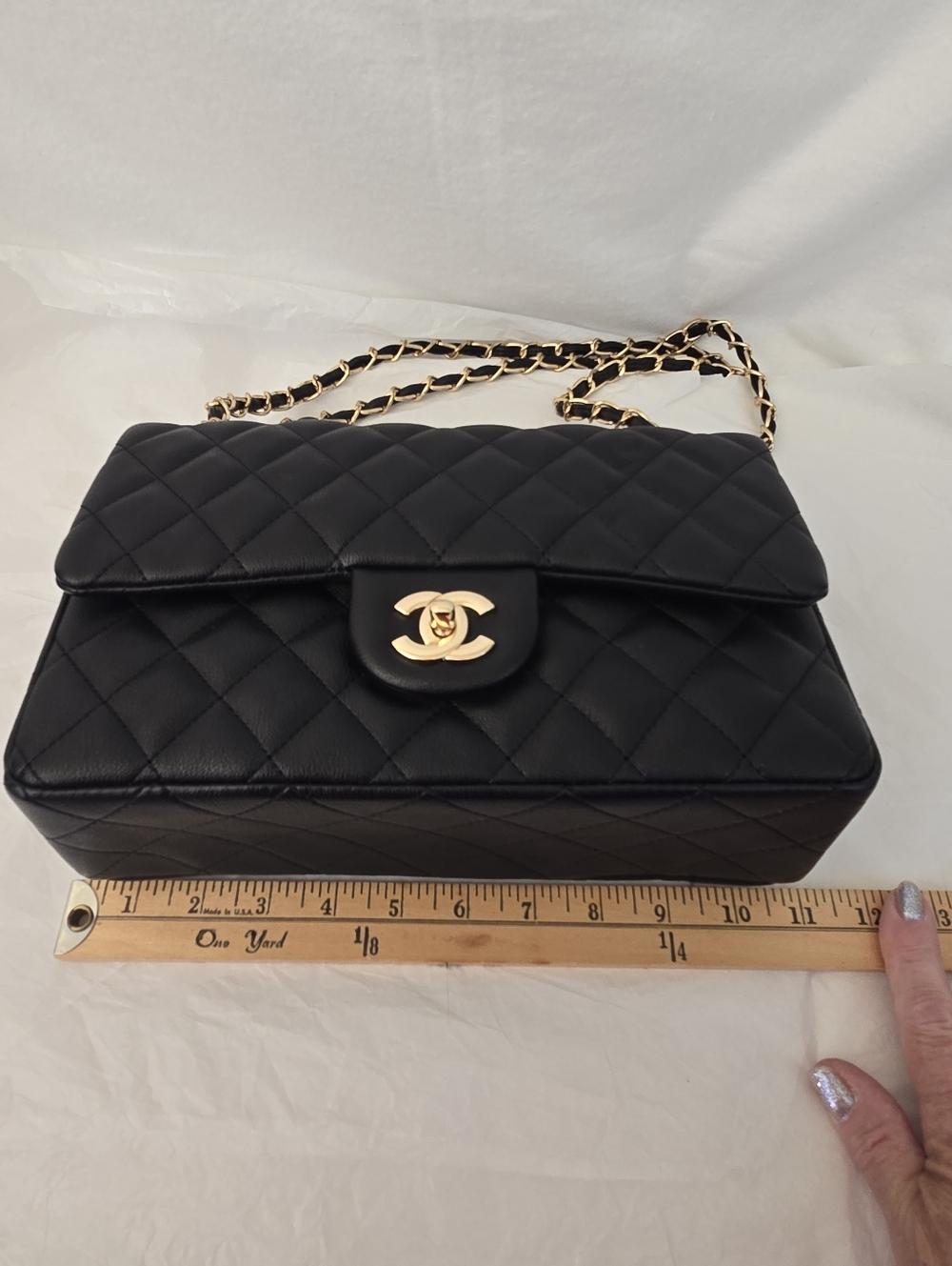 Faux Women’s Classic Black Quilted Shoulder Bag Gold Hardward Box Docs Dustbag - Picture 5 of 14